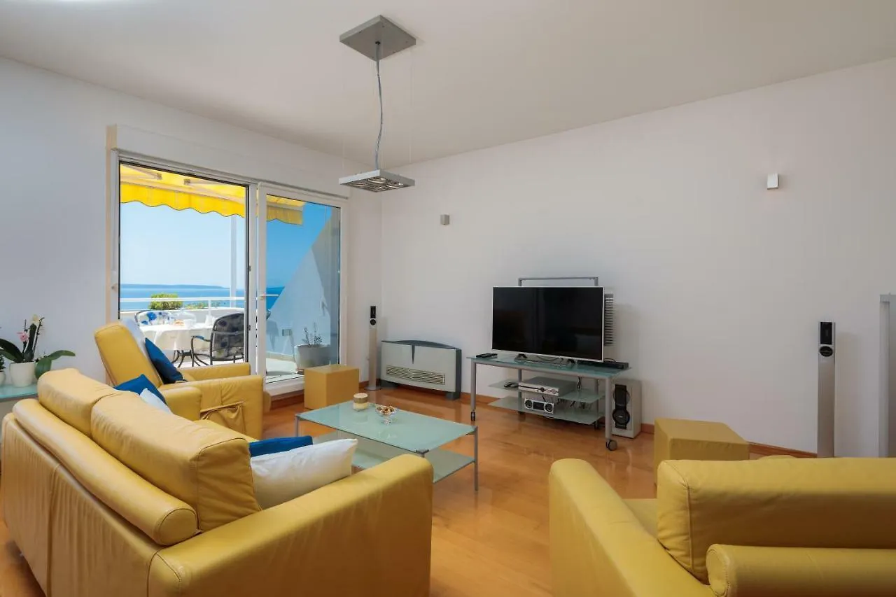 Seaside Apartment Gold 1Row Split