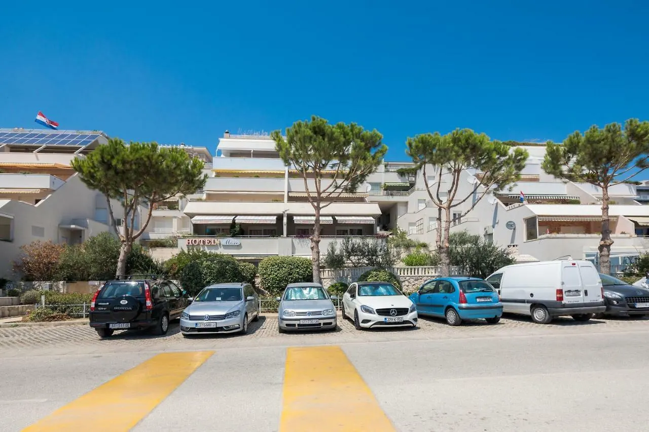 Seaside Apartment Gold 1Row Split 0*,