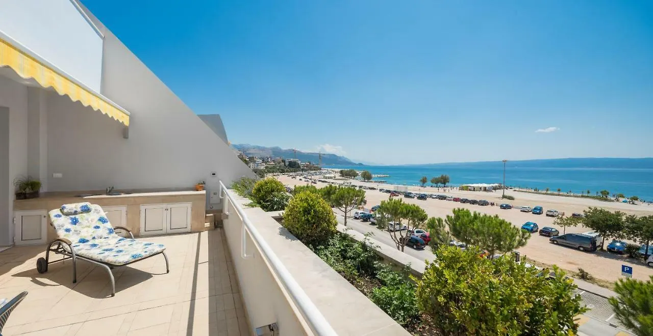Seaside Apartment Gold 1Row Split