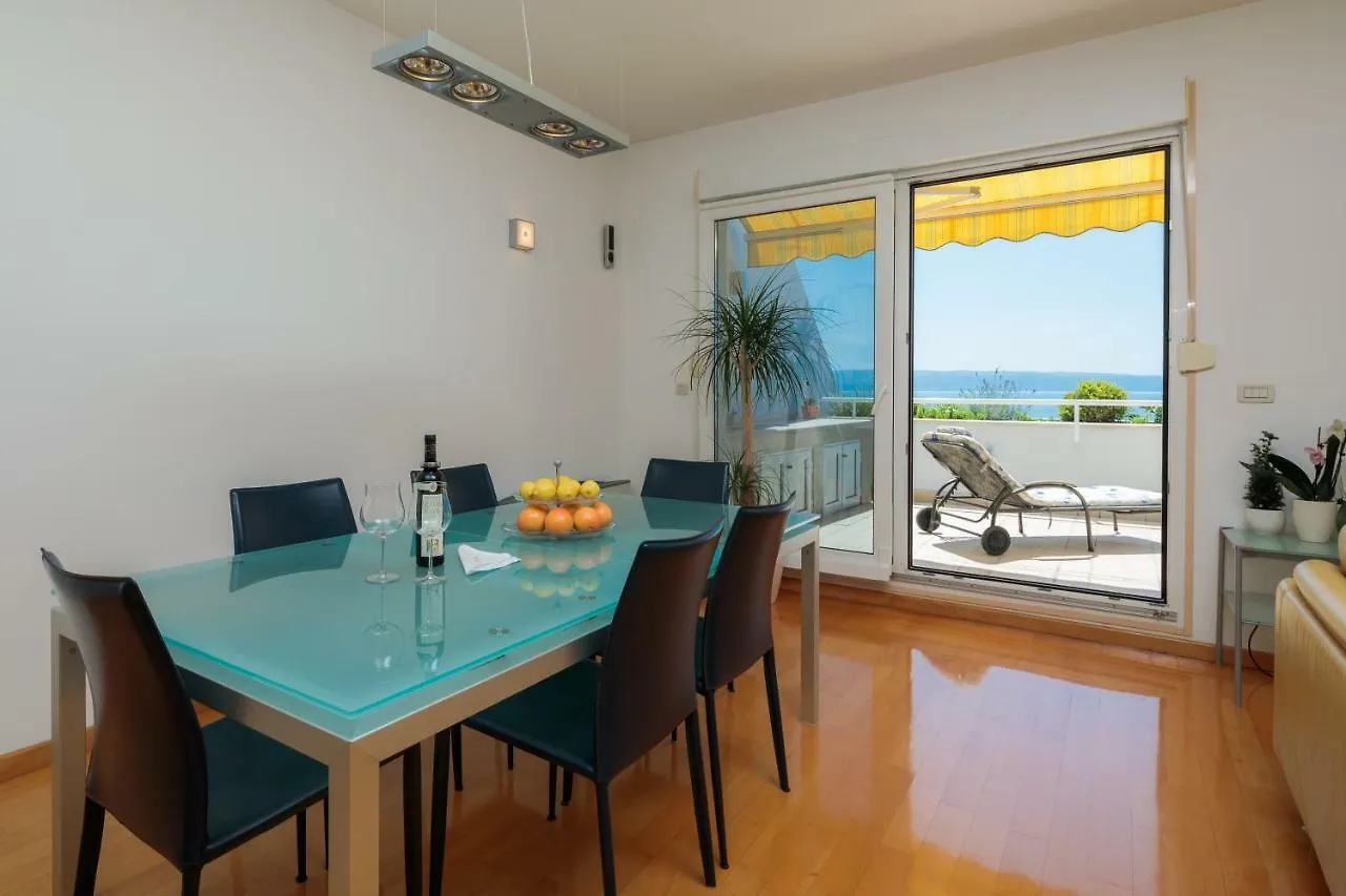 Seaside Apartment Gold 1Row Split