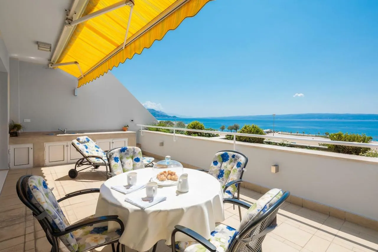Seaside Apartment Gold 1Row Split
