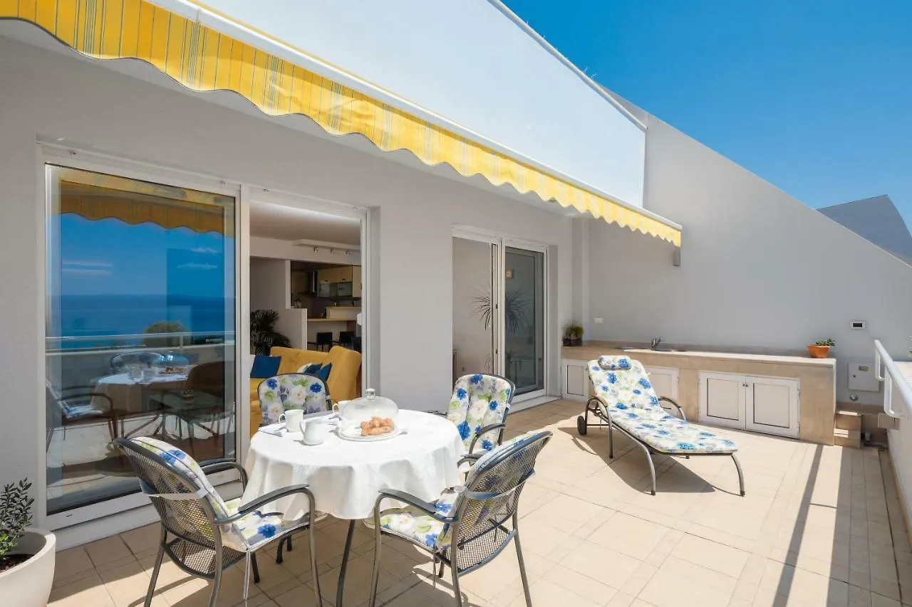 Seaside Apartment Gold 1Row Split