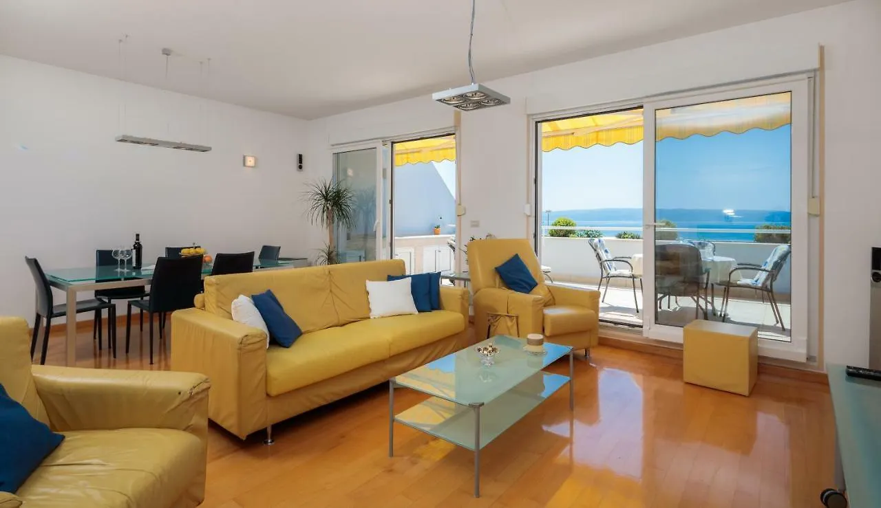 Seaside Apartment Gold 1Row Split