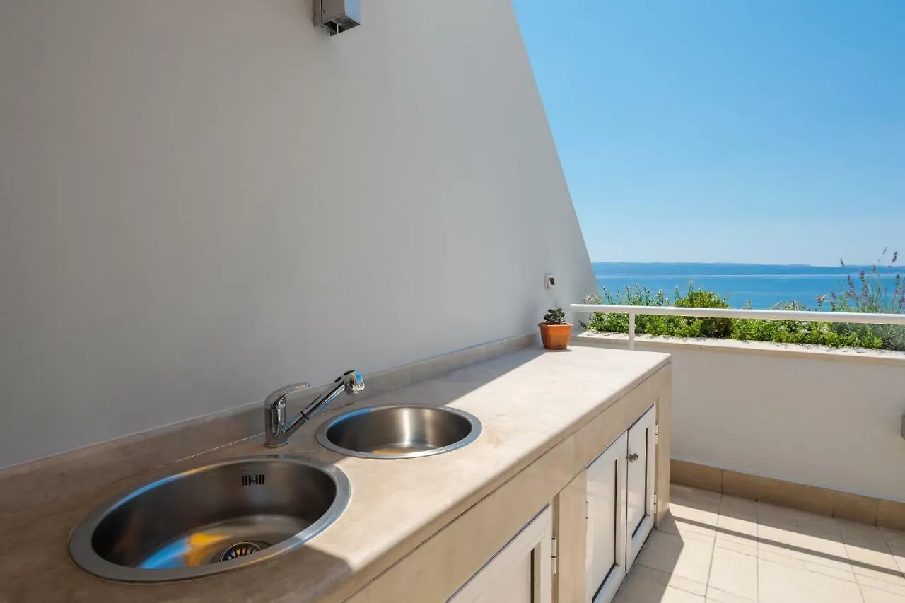 Seaside Apartment Gold 1Row Split