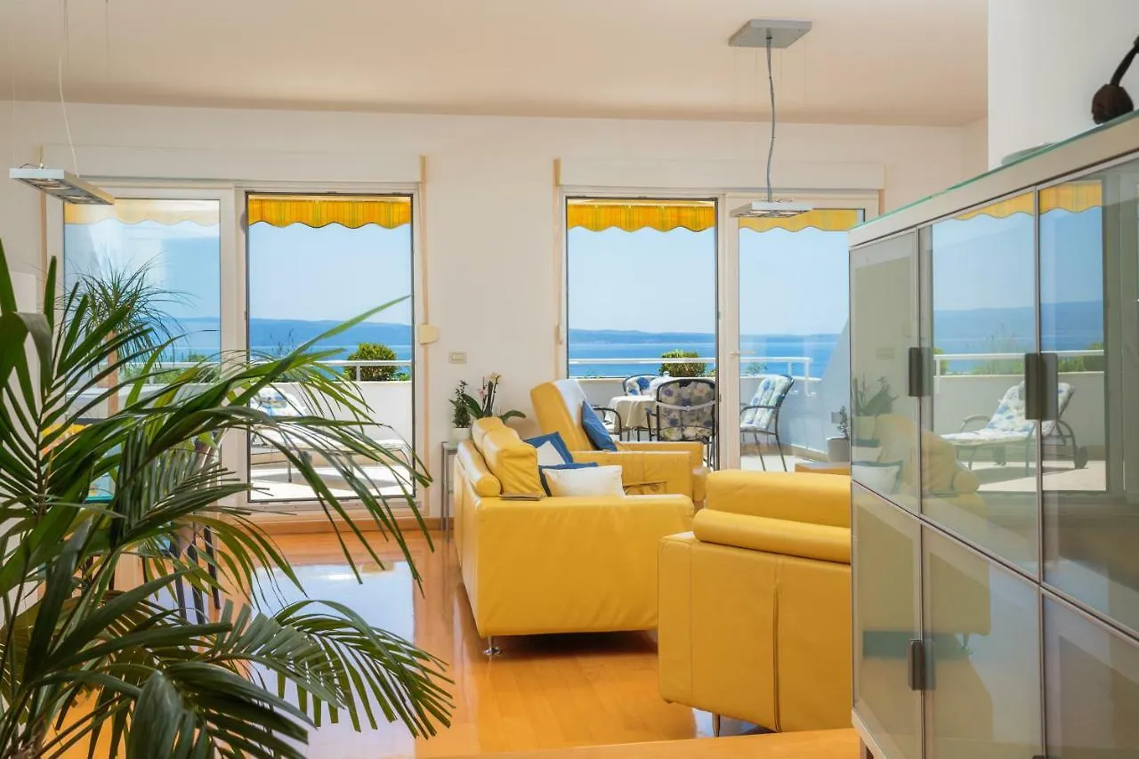 Seaside Apartment Gold 1Row Split