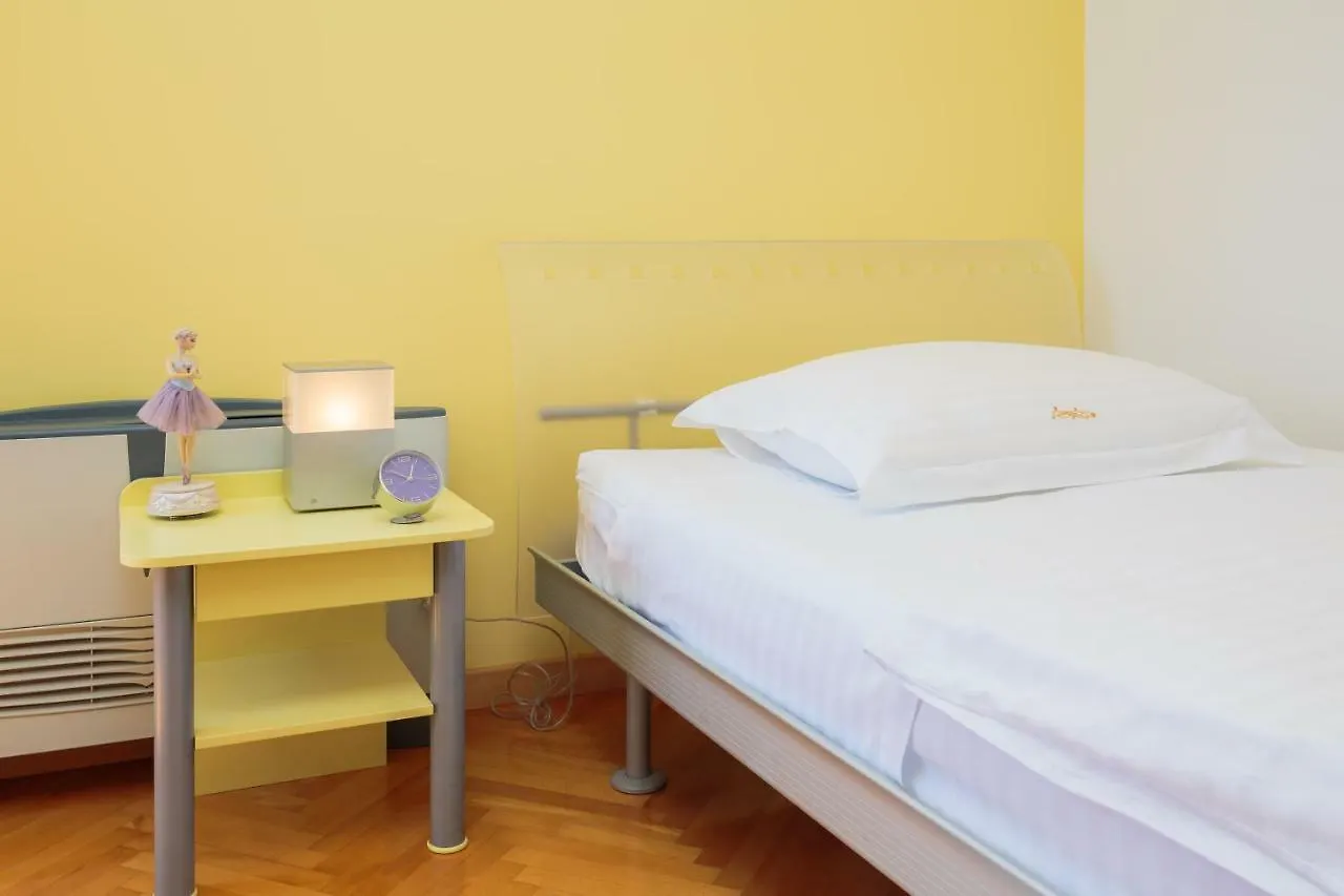 Seaside Apartment Gold 1Row Split Kroatien